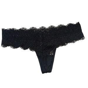 Victoria’s Secret “Very Sexy” Sz M black lace thong panties floral